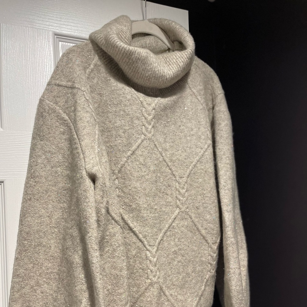 ✨Gibson Latimer oversized sweater XL with sequin detail✨